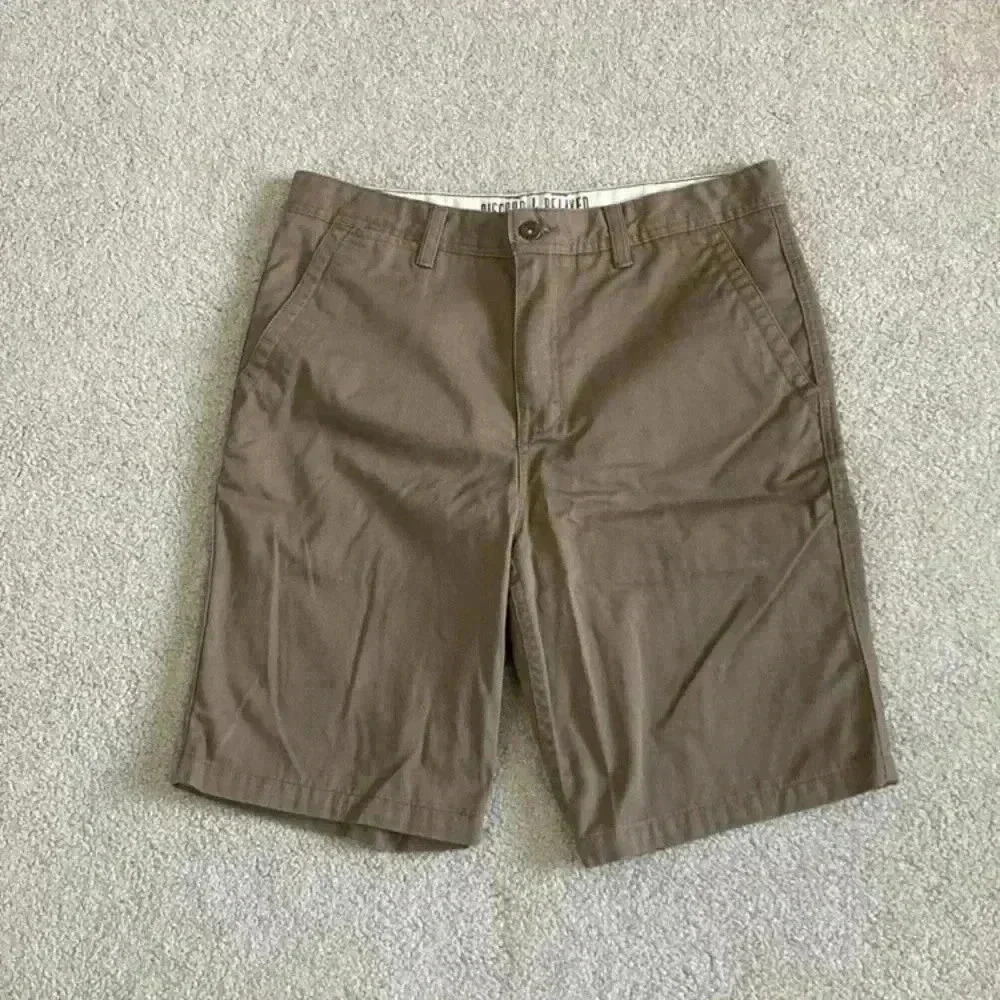 ⭐️ Brown freeworld discord relaxed shorts in size 31